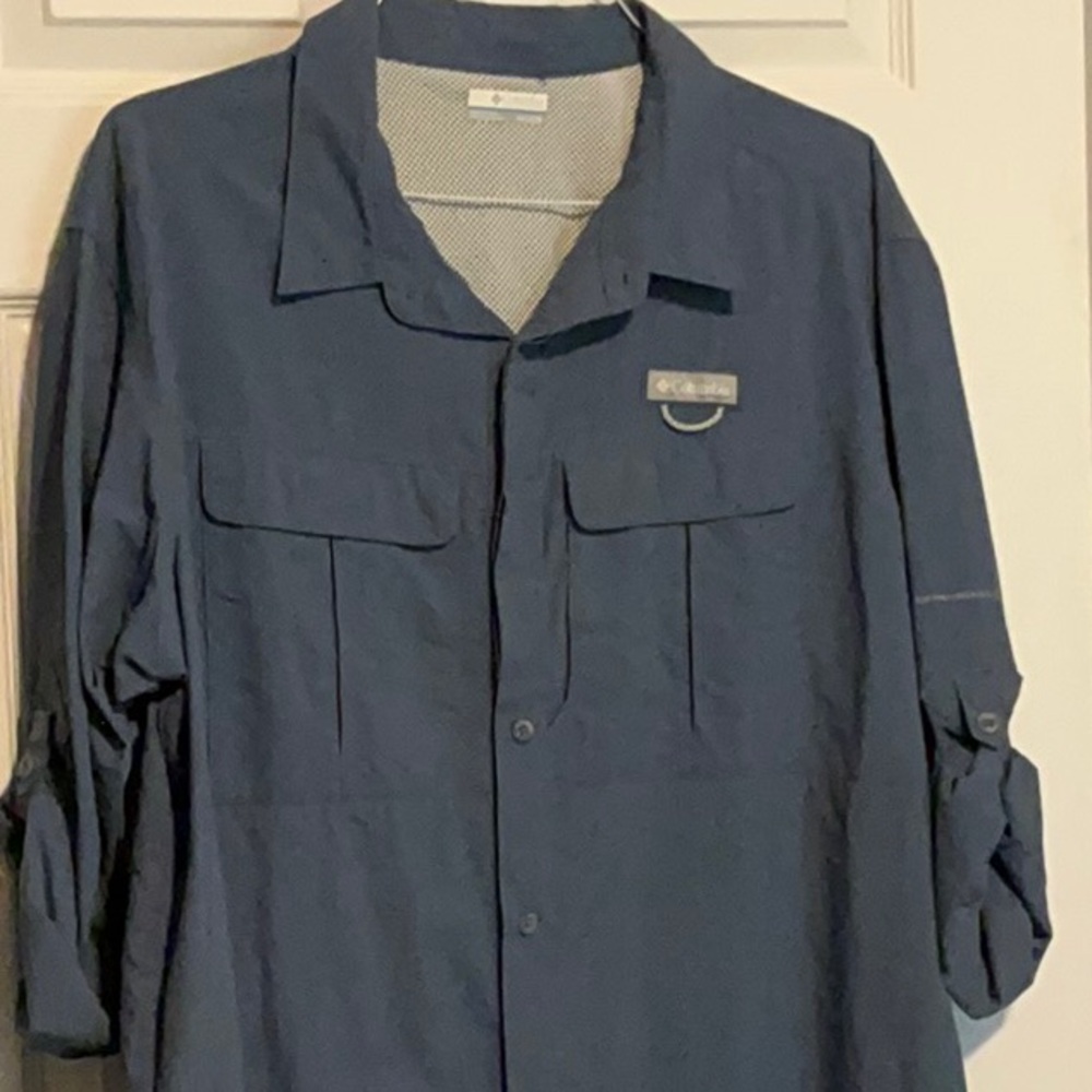 Columbia Blue Lightweight Shirt Jacket for Outdoor Adventures